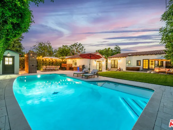 11589 Hesby St, North Hollywood, CA 91601