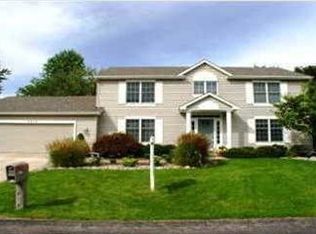 3319 Falcon Bluff Dr NE, Grand Rapids, MI 49525