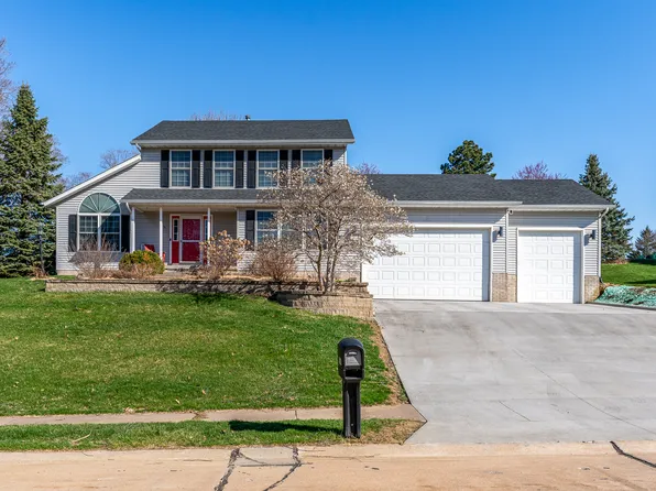 76 Park View Dr, Eldridge, IA 52748