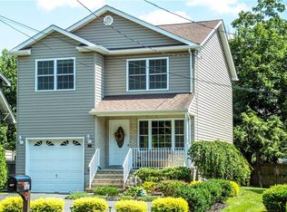 12A Main St, Helmetta, NJ 08828