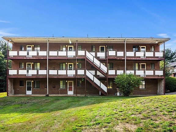 3rd image of 10-10B Colonial Dr #1B