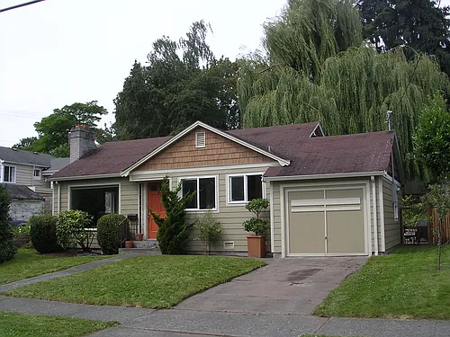 5511 39th Ave NE Photo 1 5511 39th Ave NE Photo 1
