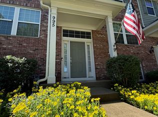 995 Reserve Dr, Elgin, IL 60124