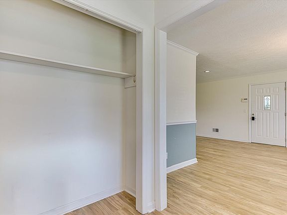 4th image of 501 Hampton Ave