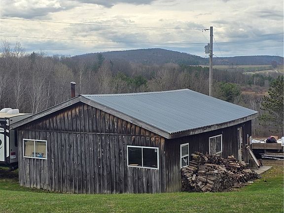 3rd image of 4833 Coss Corners Rd