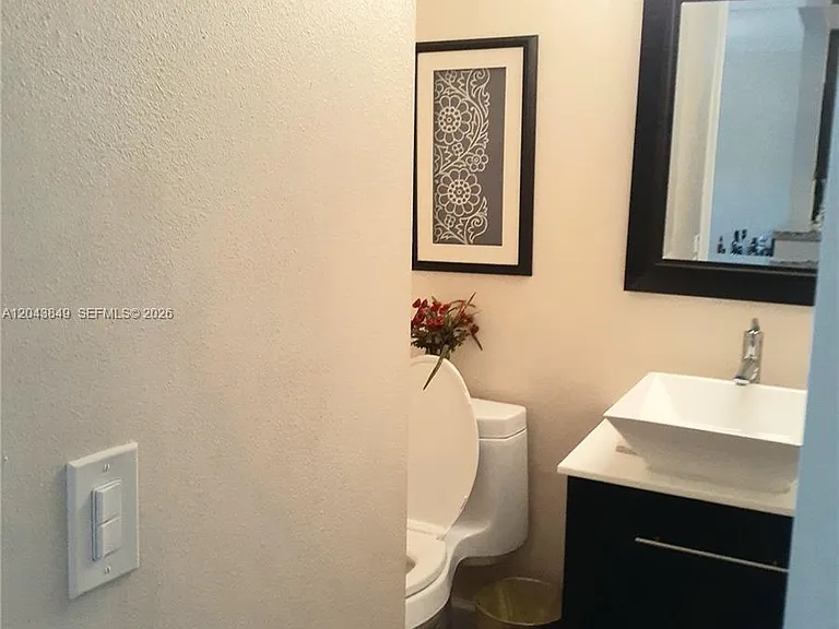 1610 Lenox Ave #301 — Photo 9