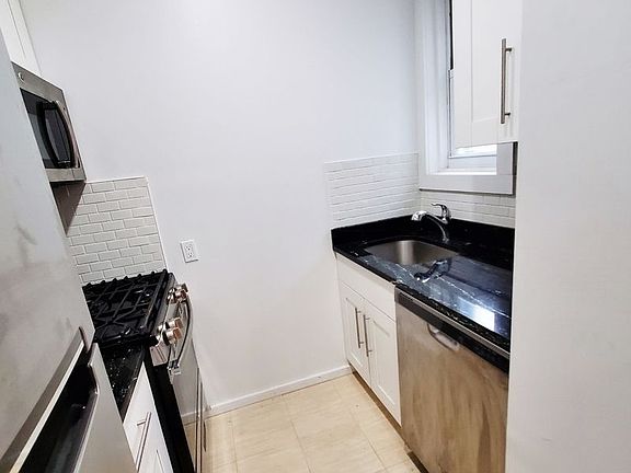 2nd image of 24-20 41st St #2CC