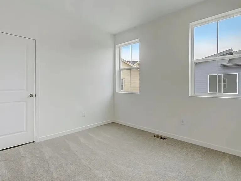 5483 Euclid Ct — Photo 23