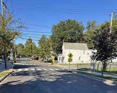 5th image of 2307 16th St SE