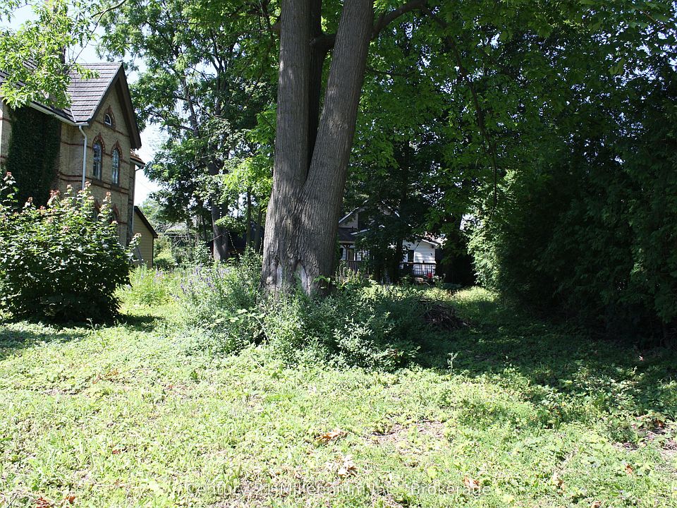 2nd image of 2nd Ave NE