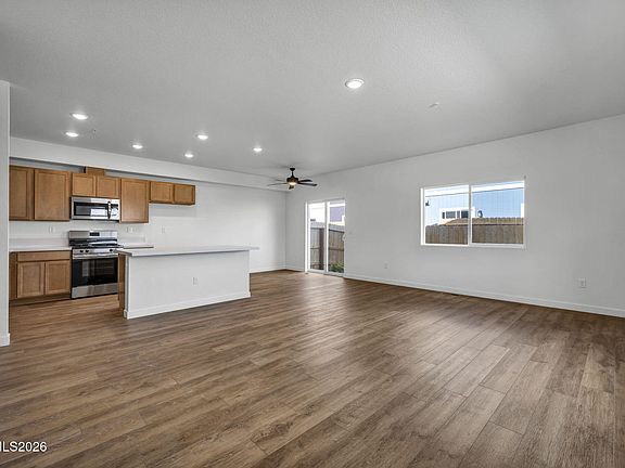 3rd image of 260 Green Ln