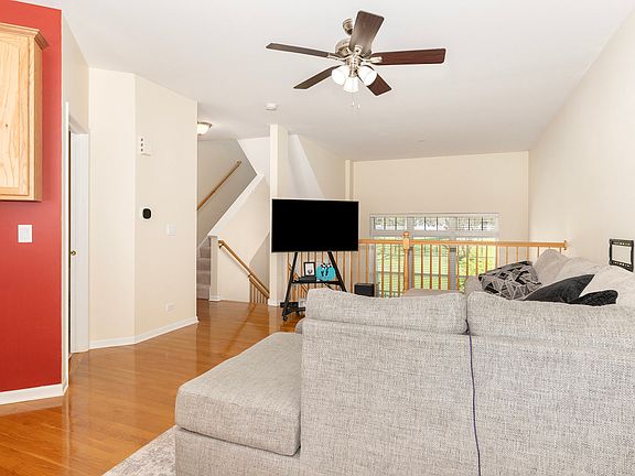 4th image of 1105 Longwood Dr #1105