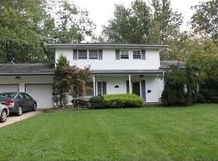 9 Steven Rd, Kendall Park, NJ 08824