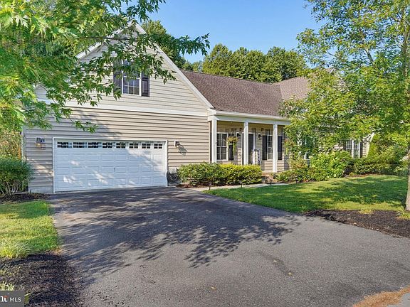 4th image of 29123 Finch Ln