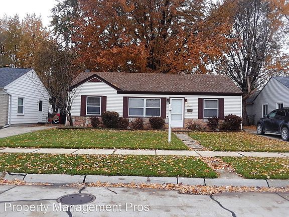 2nd image of 26255 Normandy St