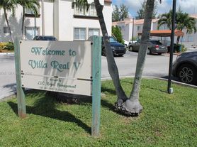1153 NW 125th Pl, Miami, FL