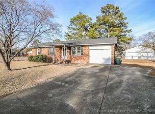 5936 Fairway Dr, Hope Mills, NC 28348