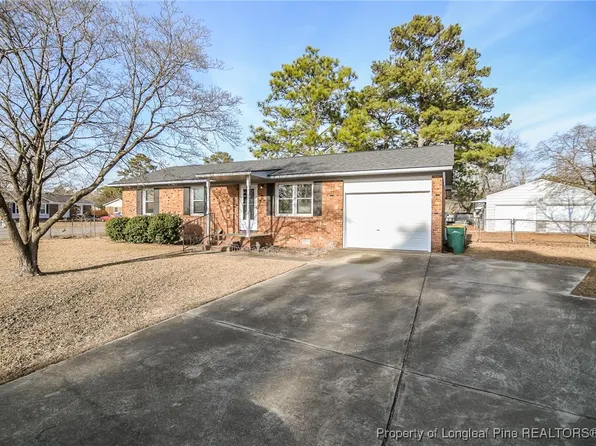 5936 Fairway Dr, Hope Mills, NC 28348