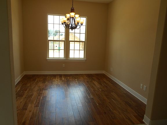 3rd image of 109 E Hilo Ct