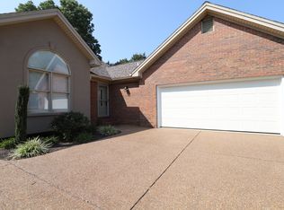 101 Lake Pointe Dr, Paducah, KY 42003