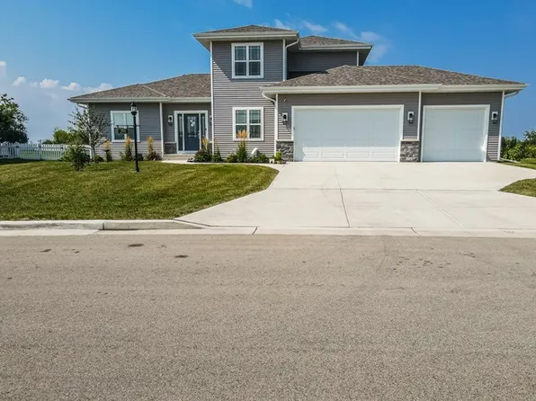 2016 Norfolk Ct, Union Grove, WI 53182