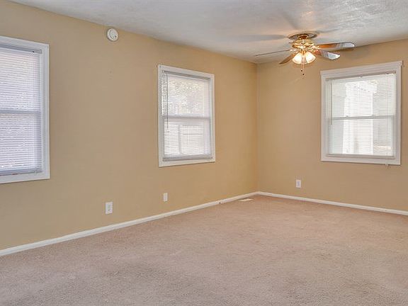 3rd image of 1829 Oriole Ave