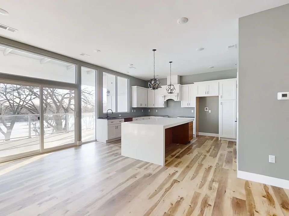 1st image of 724 Stony Point Trl #311