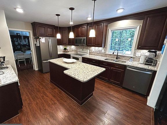 4th image of 15234 Rillhurst Dr
