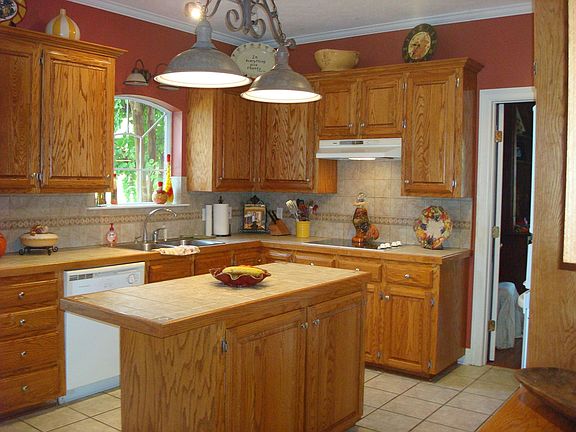 2nd image of 973 Mission Ln