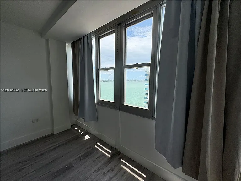 7545 E Treasure Dr #9H — Photo 41