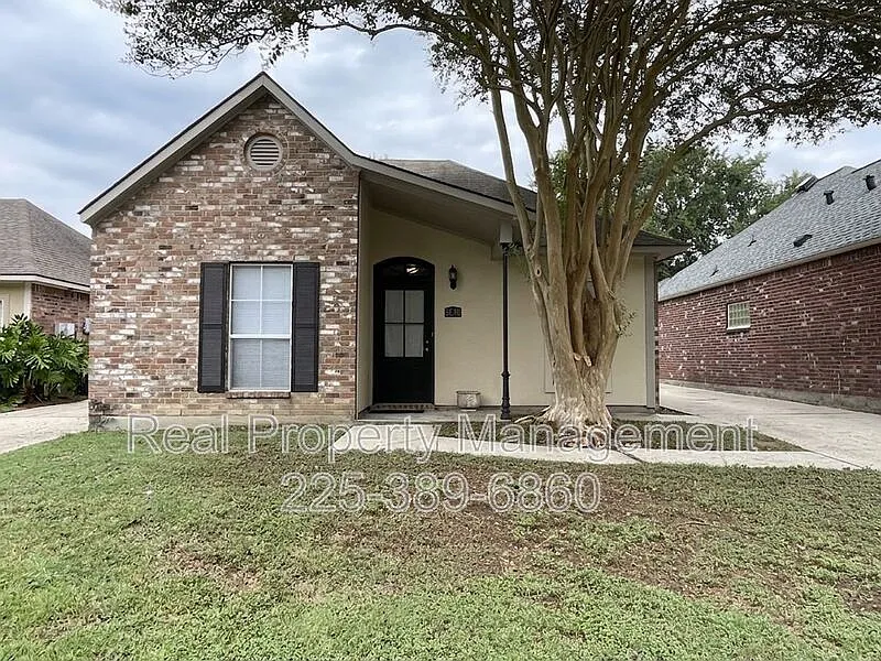 5630 Arialo Dr
