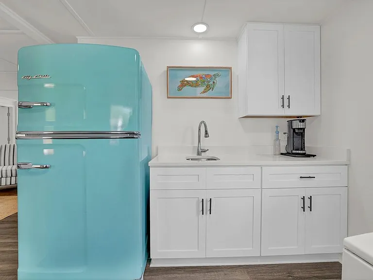 1027 S Shore Dr #B — Photo 6