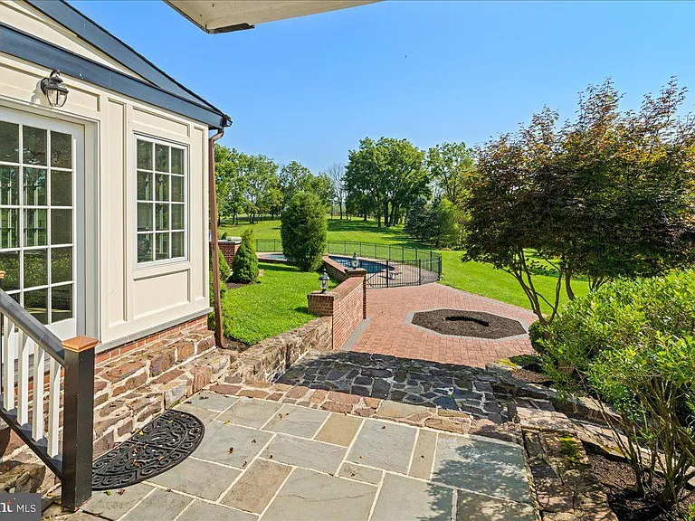 1315 Pineville Rd #MAIN HOUSE — Photo 7