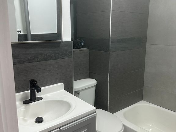 3rd image of 1122 Boynton Ave #4
