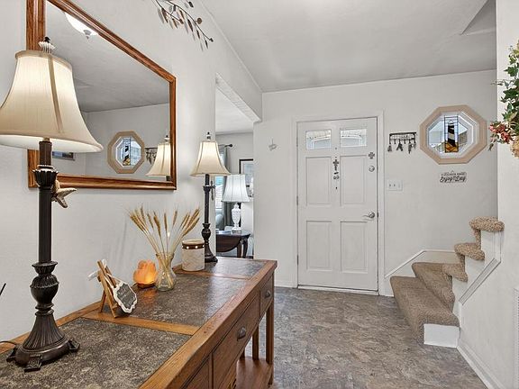 4th image of 216 S Newtown Rd