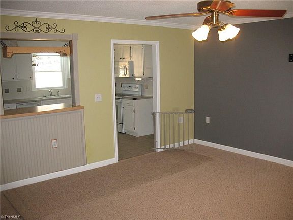 4th image of 107 Hillside Manor Dr