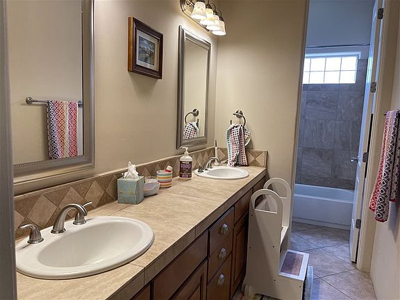 5th image of 5220 N 180th Ln