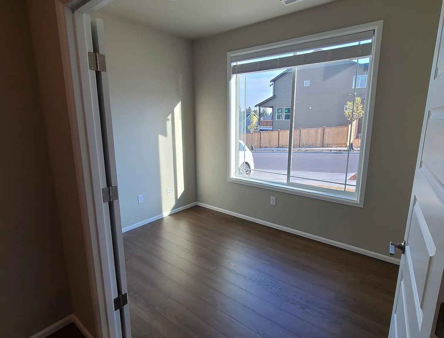 4 bed, 2704 sqft, $4,100 — Photo 4