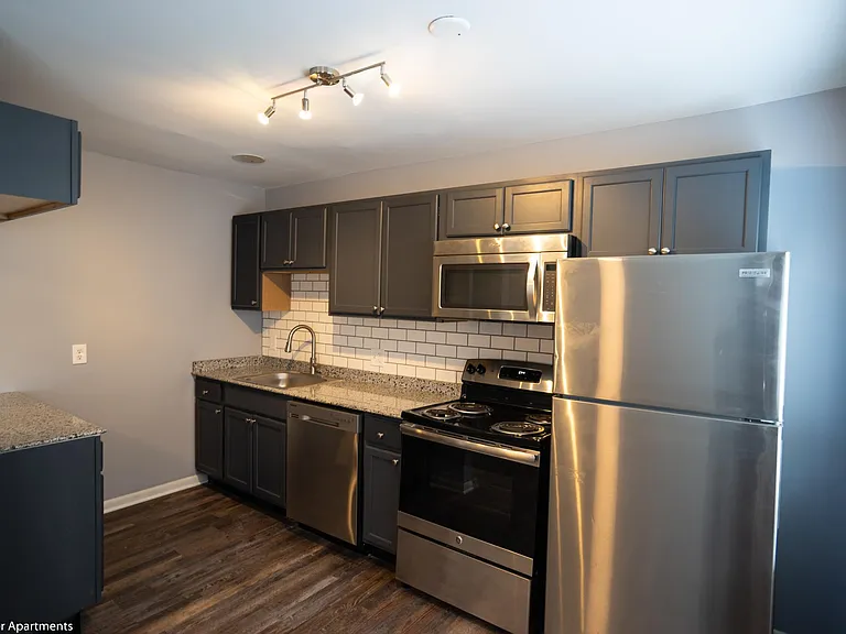 2702 May St — Photo 7