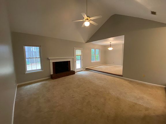 4th image of 516 Oak Chase Drive