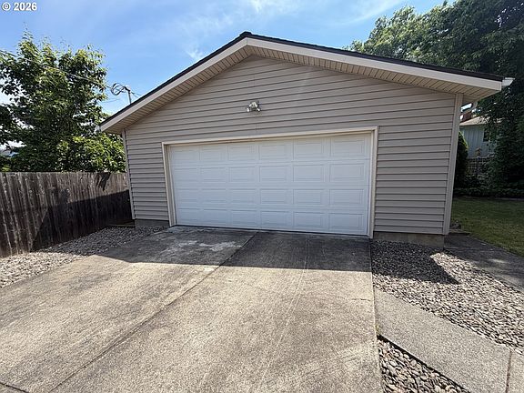 4th image of 3128 SE 52nd Ave