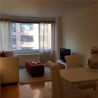 Rented by Apartment Luxe Realty Group, Inc | media 2