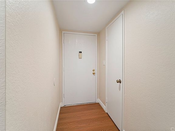 5th image of 946 W 220th St Unit 122