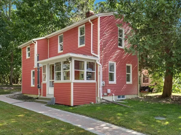36 E Main St, Northborough, MA 01532