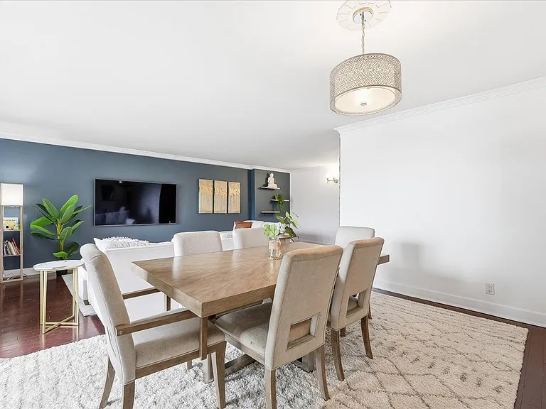 300 Winston Dr #L5 — Photo 5