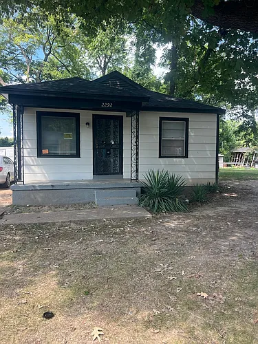 2292 Redwood Ave Photo 1