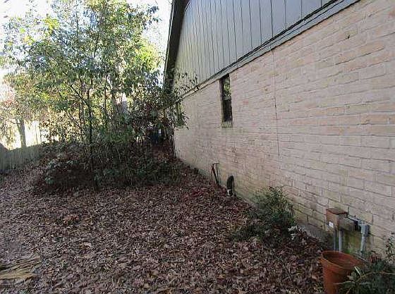 3rd image of 70 Genevieve St