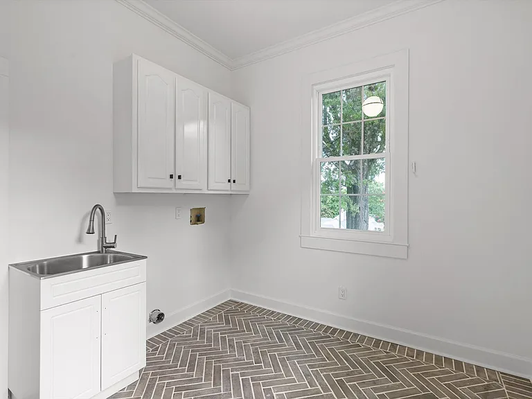 1103 Centennial Dr — Photo 86