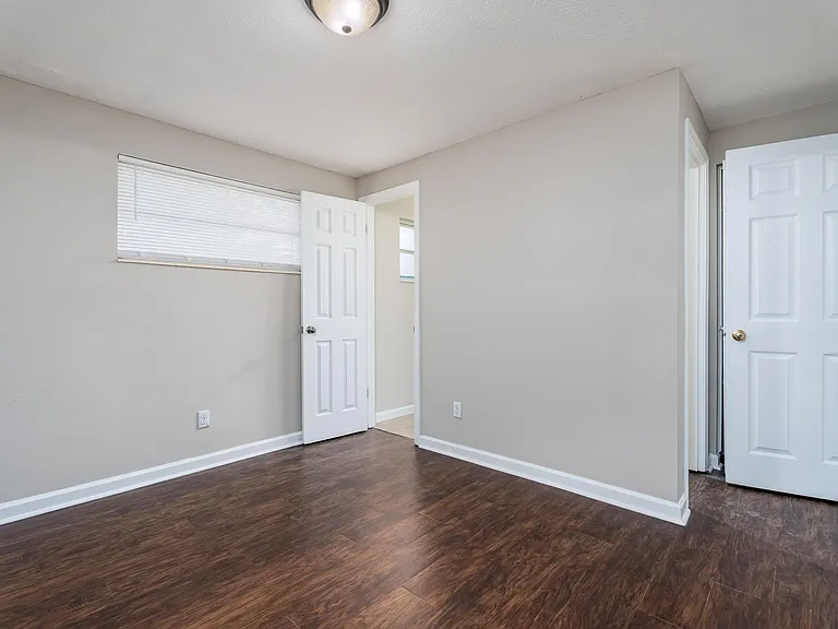 385 Dunwoodie Rd — Photo 12