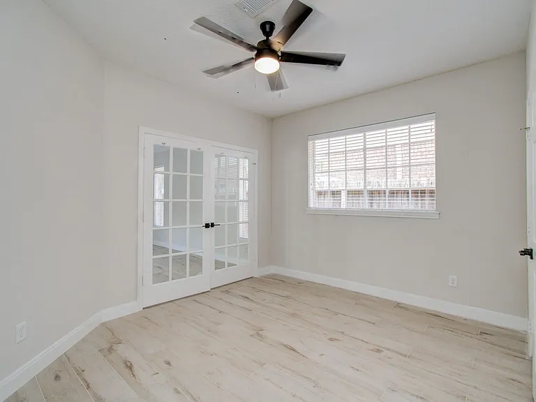 1711 Stone Meadows Ln — Photo 28